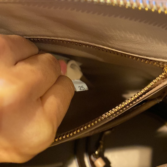Prada saffiano nude bag - Picture 10 of 11